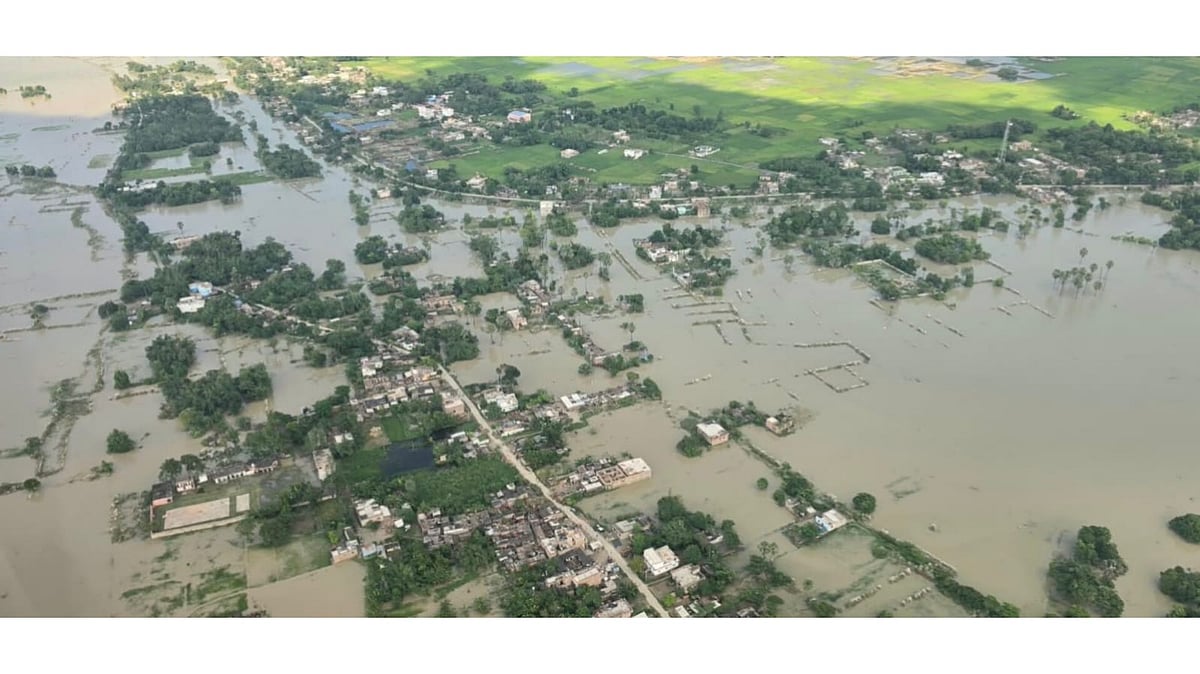 An aerial view shows widespread inundation in low-lying areas of Bihar following the Gandak River embankment breach.