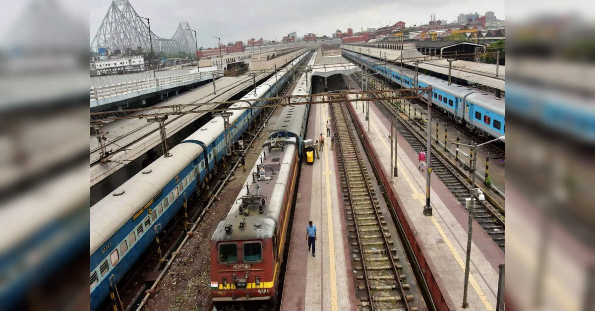 The Railway Ministry has announced the approval of two new MEMU train services linking Meerut City with Khurja and Saharanpur.