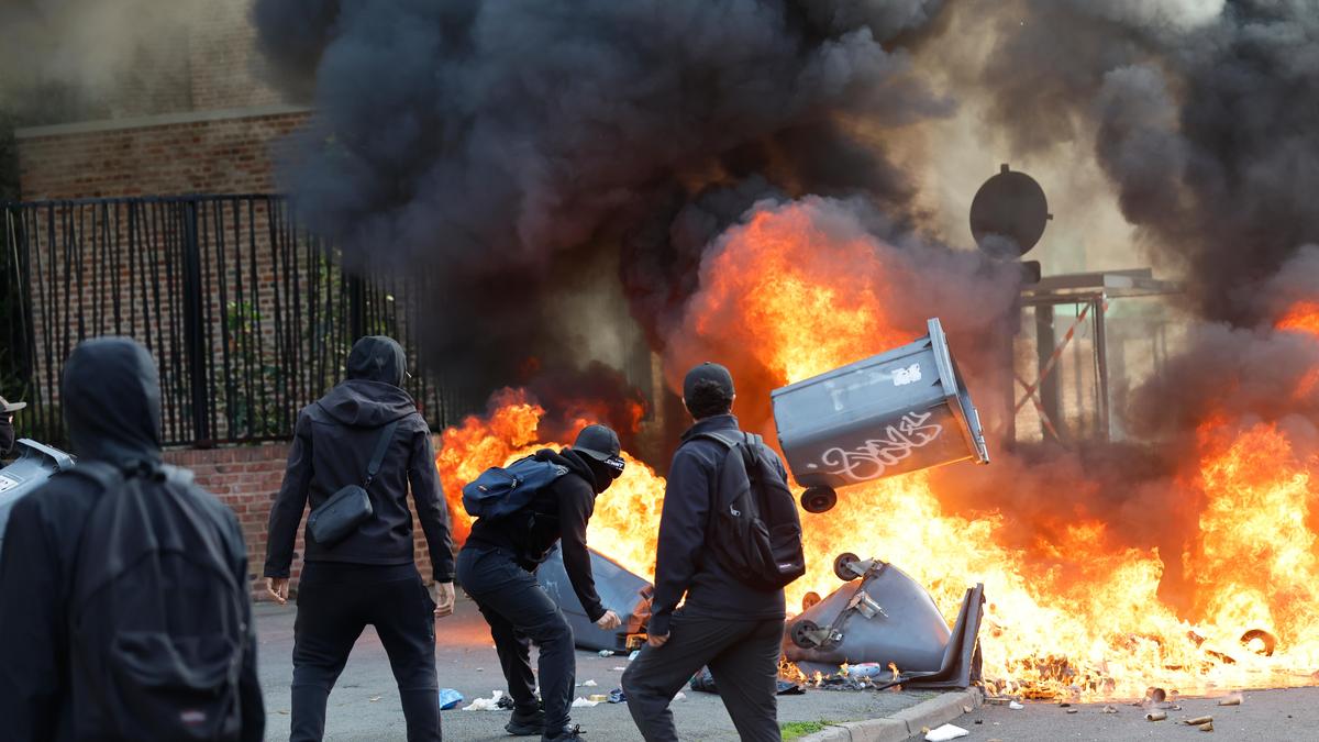 French student protests spread nationwide with blockades and fires amid overcrowding and teacher shortages.
